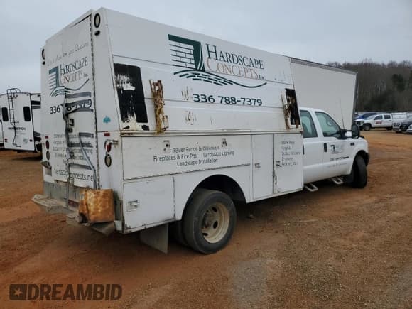 ✅ 2001 Ford F-550 • VIN: 1FDAW57F91ED06866 • Lot: 88480635. Wystawiony na Copart z przebiegiem 183 871 mil. Bezpłatny archiwum sprzedaży aukcyjnych z USA i szczegółowy raport historii pojazdu na DreamBid. Zdjęcie 3.