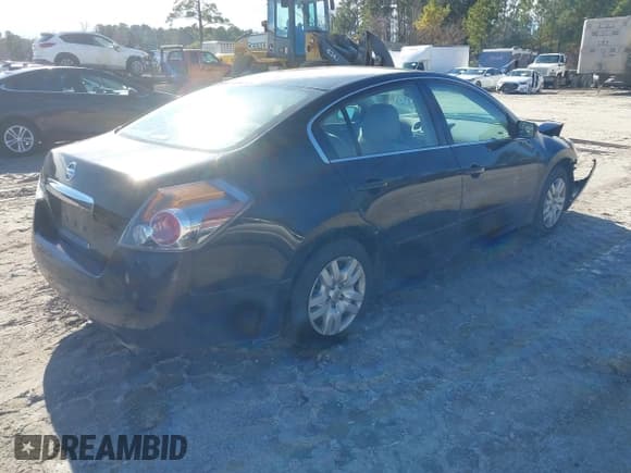 ✅ 2010 Nissan Altima S • VIN: 1N4AL2AP2AN421103 • Лот: 41428597. Опубликован ранее на IAAI с пробегом 78 569 миль. Бесплатный доступ к архиву аукционных продаж из США и подробный отчёт об истории автомобиля на DreamBid. Изображение 4.