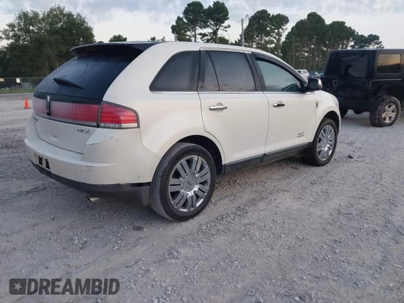 ✅ 2008 Lincoln MKX • VIN: 2LMDU68C08BJ03677 • Lot: 42695181. Listed on IAAI with 220,331 mi. Free auction sales archive from the USA and detailed vehicle history report at DreamBid. Image 4.