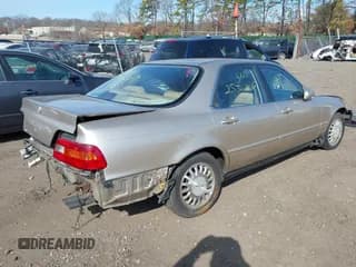 ✅ 1995 Acura Legend L • VIN: JH4KA7668SC012813 • Lot: 41789026. Wystawiony na IAAI z przebiegiem 242 265 mil. Bezpłatny archiwum sprzedaży aukcyjnych z USA i szczegółowy raport historii pojazdu na DreamBid. Zdjęcie 4.