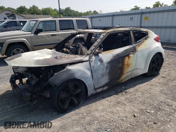 ✅ 2016 Hyundai Veloster • VIN: KMHTC6AD0GU266996 • Lot: 67671754. Wystawiony na Copart z przebiegiem Nie podano. Bezpłatny archiwum sprzedaży aukcyjnych z USA i szczegółowy raport historii pojazdu na DreamBid. Zdjęcie 1.