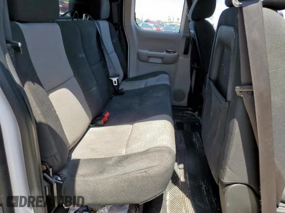 ✅ 2008 Chevrolet Silverado 2500HD Work Truck • VIN: 1GCHC29K88E168946 • Lot: 58560605. Wystawiony na Copart z przebiegiem 111 445 mil. Bezpłatny archiwum sprzedaży aukcyjnych z USA i szczegółowy raport historii pojazdu na DreamBid. Zdjęcie 10.