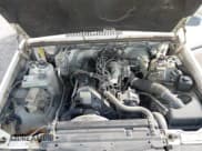 ✅ 1993 Volvo 940 • VIN: YV1JS8800P0128423 • Lot: 43071006. Wystawiony na IAAI z przebiegiem 135 786 mil. Bezpłatny archiwum sprzedaży aukcyjnych z USA i szczegółowy raport historii pojazdu na DreamBid. Zdjęcie 10.