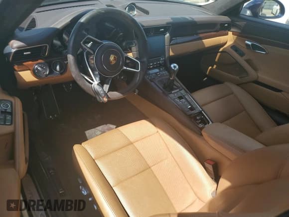 ✅ 2017 Porsche 911 Carrera S • VIN: WP0AB2A93HS123587 • Лот: 74075574. Опубликован ранее на Copart с пробегом Не указан. Бесплатный доступ к архиву аукционных продаж из США и подробный отчёт об истории автомобиля на DreamBid. Изображение 8.