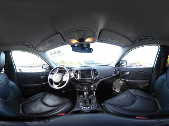 ✅ 2022 Jeep Cherokee Latitude Lux • VIN: 1C4PJMMN1ND514383 • Lot: 43303360. Wystawiony na IAAI z przebiegiem 25 467 mil. Bezpłatny archiwum sprzedaży aukcyjnych z USA i szczegółowy raport historii pojazdu na DreamBid. Zdjęcie 19.