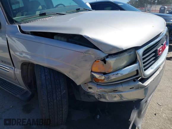 ✅ 2005 GMC Yukon SLT • VIN: 1GKEC13VX5J182841 • Lot: 42010227. Wystawiony na IAAI z przebiegiem 218 909 mil. Bezpłatny archiwum sprzedaży aukcyjnych z USA i szczegółowy raport historii pojazdu na DreamBid. Zdjęcie 6.