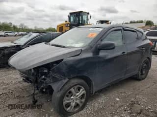 2013 Hyundai Tucson GL z VIN KM8JT3AB1DU739823, wystawiony jako Copart lot #61008794 z przebiegiem Nie podano mil oraz Szkoda całkowita • Salvage title. Historia ofert i sprzedaży dostępna na DreamBid. Obrazek 1.