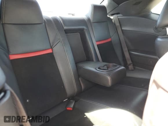 ✅ 2012 Dodge Challenger SRT-8 392 • VIN: 2C3CDYCJ7CH275275 • Lot: 77423314. Wystawiony na Copart z przebiegiem 71 896 mil. Bezpłatny archiwum sprzedaży aukcyjnych z USA i szczegółowy raport historii pojazdu na DreamBid. Zdjęcie 10.