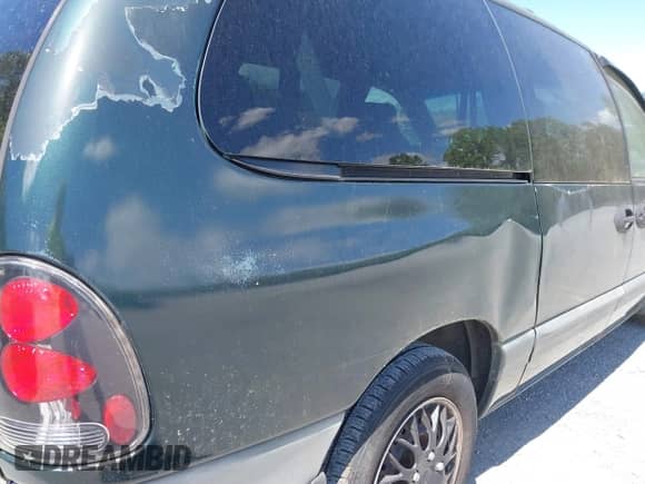 1996 Dodge Caravan SE с VIN 1B4GP44R3TB341618, выставлен на аукционе IAAI как лот 42345759 с пробегом 175 722 миль миль и . История ставок и продаж доступна на DreamBid. Изображение 13.