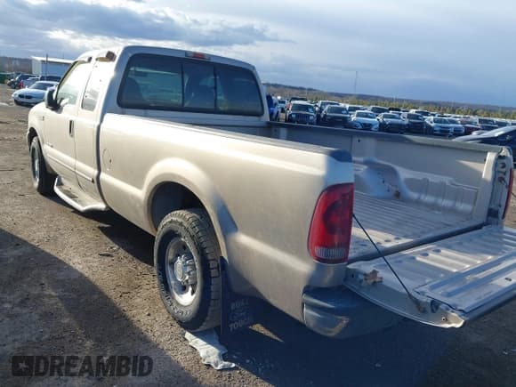 ✅ 1999 Ford F-250 XL • VIN: 1FTNX20FXXEF09561 • Lot: 41717288. Listed on IAAI with 203,416 mi. Free auction sales archive from the USA and detailed vehicle history report at DreamBid. Image 3.