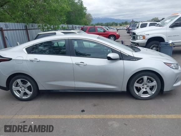 ✅ 2017 Chevrolet Volt LT • VIN: 1G1RC6S57HU191312 • Lot: 42242111. Wystawiony na IAAI z przebiegiem 80 080 mil. Bezpłatny archiwum sprzedaży aukcyjnych z USA i szczegółowy raport historii pojazdu na DreamBid. Zdjęcie 13.