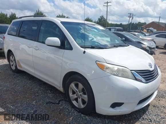 ✅ 2014 Toyota Sienna LE • VIN: 5TDKK3DC7ES447504 • Lot: 40434000. Listed on IAAI with 208,743 mi. Free auction sales archive from the USA and detailed vehicle history report at DreamBid. Image 1.