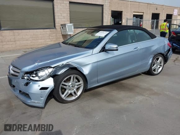 ✅ 2013 Mercedes-Benz E 350 • VIN: WDDKK5KF4DF200471 • Lot: 42046633. Listed on IAAI with 76,116 mi. Free auction sales archive from the USA and detailed vehicle history report at DreamBid. Image 2.