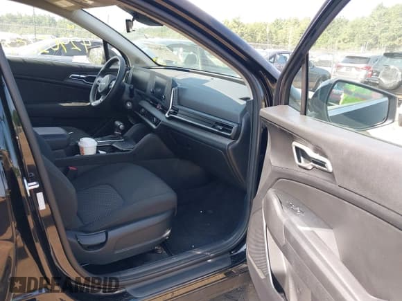 ✅ 2023 Kia Sportage LX • VIN: KNDPUCAF4P7211503 • Lot: 42905637. Listed on IAAI with 29,693 mi. Free auction sales archive from the USA and detailed vehicle history report at DreamBid. Image 5.