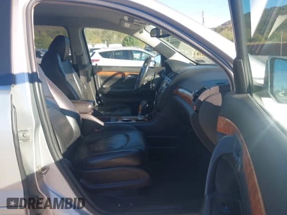 ✅ 2009 Saturn Outlook XR • VIN: 5GZER23DX9J208026 • Lot: 43424566. Listed on IAAI with 233,320 mi. Free auction sales archive from the USA and detailed vehicle history report at DreamBid. Image 5.