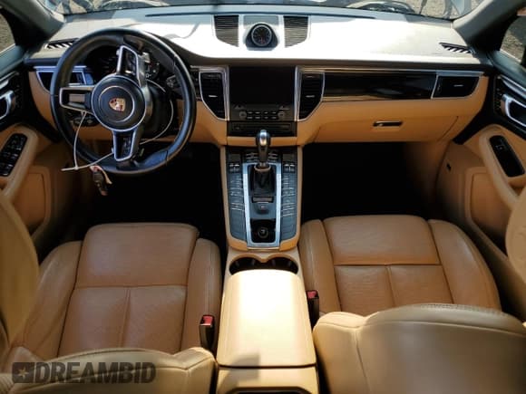 ✅ 2018 Porsche Macan • VIN: WP1AA2A54JLB12502 • Lot: 81125865. Wystawiony na Copart z przebiegiem 61 701 mil. Bezpłatny archiwum sprzedaży aukcyjnych z USA i szczegółowy raport historii pojazdu na DreamBid. Zdjęcie 8.