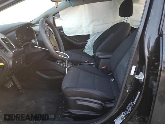 ✅ 2018 Kia Forte LX • VIN: 3KPFL4A70JE263067 • Лот: 87197975. Опубликован ранее на Copart с пробегом 69 418 миль. Бесплатный доступ к архиву аукционных продаж из США и подробный отчёт об истории автомобиля на DreamBid. Изображение 7.