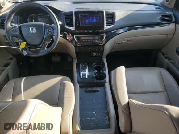 ✅ 2018 Honda Pilot Touring • VIN: 5FNYF5H93JB003463 • Lot: 82285385. Wystawiony na Copart z przebiegiem 103 865 mil. Bezpłatny archiwum sprzedaży aukcyjnych z USA i szczegółowy raport historii pojazdu na DreamBid. Zdjęcie 8.