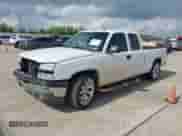 ✅ 2005 Chevrolet Silverado 1500 LS • VIN: 2GCEC19T851312059 • Lot: 42038341. Wystawiony na IAAI z przebiegiem 223 642 mil mil. Skorzystaj z bezpłatnego archiwum sprzedaży aukcyjnych z USA i zobacz szczegółowy raport historii pojazdu na DreamBid. Zdjęcie 2.