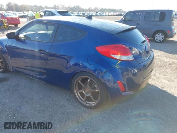 ✅ 2017 Hyundai Veloster • VIN: KMHTC6AD0HU319858 • Lot: 41459895. Wystawiony na IAAI z przebiegiem 114 466 mil. Bezpłatny archiwum sprzedaży aukcyjnych z USA i szczegółowy raport historii pojazdu na DreamBid. Zdjęcie 3.