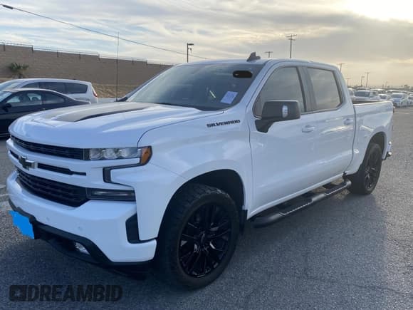 ✅ 2020 Chevrolet Silverado 1500 RST • VIN: 1GCUYEEL8LZ230024 • Lot: 42311134. Wystawiony na IAAI z przebiegiem 141 571 mil. Bezpłatny archiwum sprzedaży aukcyjnych z USA i szczegółowy raport historii pojazdu na DreamBid. Zdjęcie 2.