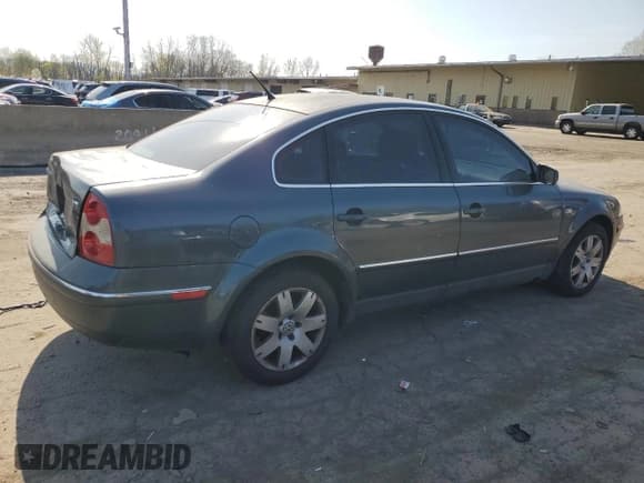 ✅ 2003 Volkswagen Passat GLX • VIN: WVWRH63B73P341214 • Lot: 54361985. Listed on Copart with 164,489 mi. Free auction sales archive from the USA and detailed vehicle history report at DreamBid. Image 3.