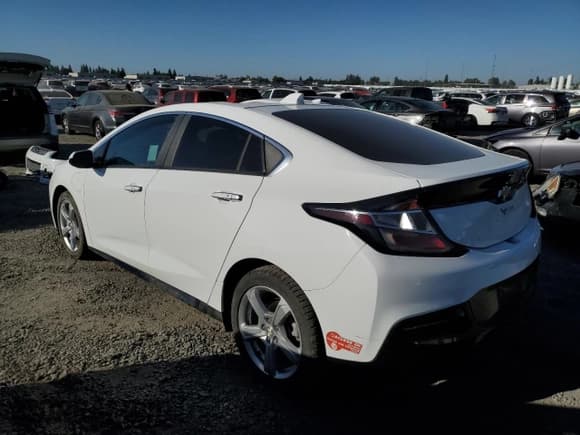 ✅ 2017 Chevrolet Volt LT • VIN: 1G1RC6S56HU215227 • Lot: 71478724. Wystawiony na Copart z przebiegiem 107 138 mil. Bezpłatny archiwum sprzedaży aukcyjnych z USA i szczegółowy raport historii pojazdu na DreamBid. Zdjęcie 2.