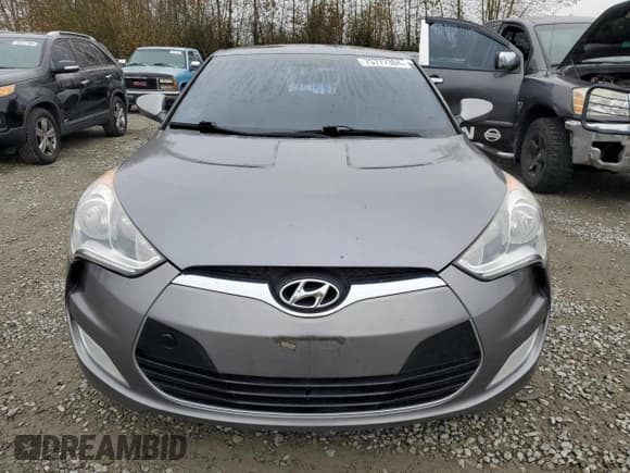 ✅ 2013 Hyundai Veloster w/Gray Int • VIN: KMHTC6AD6DU130643 • Lot: 75777304. Wystawiony na Copart z przebiegiem 107 770 mil. Bezpłatny archiwum sprzedaży aukcyjnych z USA i szczegółowy raport historii pojazdu na DreamBid. Zdjęcie 5.