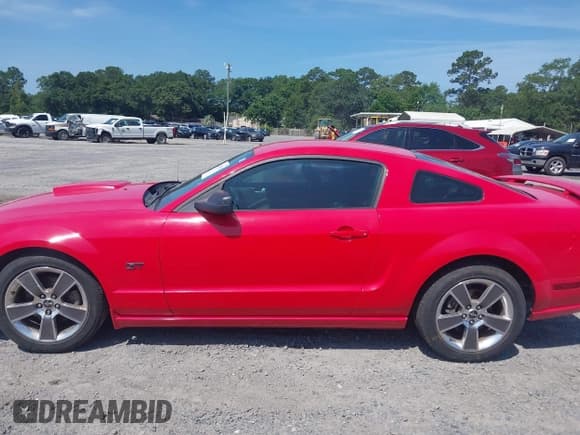 ✅ 2008 Ford Mustang GT Deluxe • VIN: 1ZVHT82H285184963 • Lot: 42479534. Listed on IAAI with 164,349 mi. Free auction sales archive from the USA and detailed vehicle history report at DreamBid. Image 14.