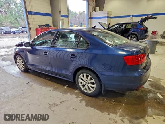 ✅ 2011 Volkswagen Jetta SE • VIN: 3VWDZ7AJ0BM387668 • Лот: 94935855. Опубликован ранее на Copart с пробегом 231 467 миль. Бесплатный доступ к архиву аукционных продаж из США и подробный отчёт об истории автомобиля на DreamBid. Изображение 2.