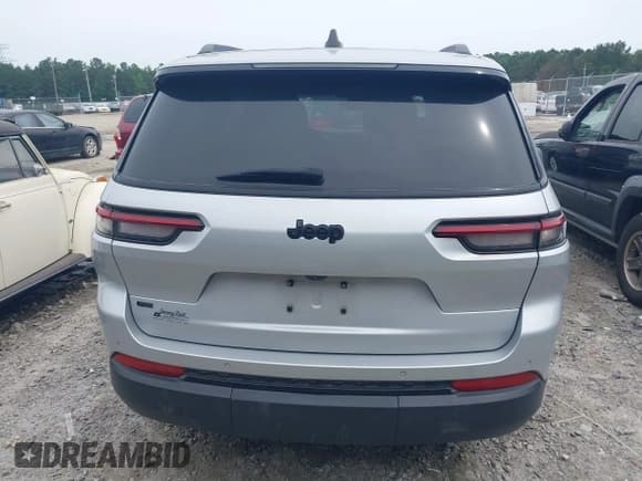 ✅ 2022 Jeep Grand Cherokee Altitude • VIN: 1C4RJJAG2N8581581 • Lot: 42258980. Listed on IAAI with 43,725 mi. Free auction sales archive from the USA and detailed vehicle history report at DreamBid. Image 16.