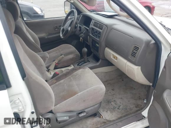 ✅ 2000 Mitsubishi Montero Sport LS • VIN: JA4LS31H0YP021389 • Lot: 41443537. Wystawiony na IAAI z przebiegiem 253 565 mil. Bezpłatny archiwum sprzedaży aukcyjnych z USA i szczegółowy raport historii pojazdu na DreamBid. Zdjęcie 5.