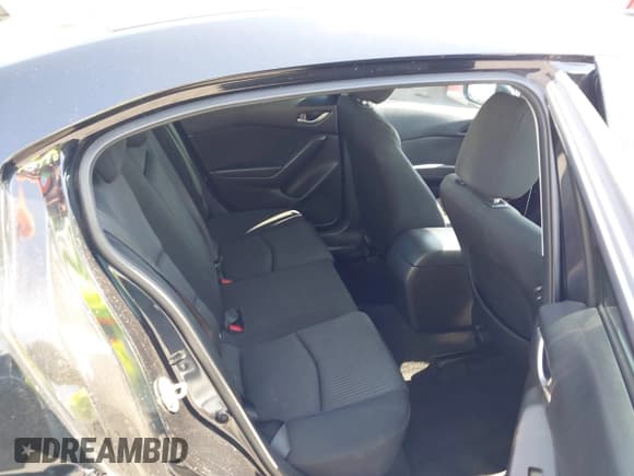 ✅ 2016 Mazda 3 i Touring • VIN: JM1BM1V76G1332988 • Lot: 43062049. Wystawiony na IAAI z przebiegiem 164 511 mil. Bezpłatny archiwum sprzedaży aukcyjnych z USA i szczegółowy raport historii pojazdu na DreamBid. Zdjęcie 8.