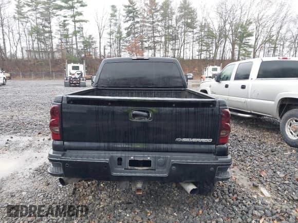 ✅ 2007 Chevrolet Silverado 2500HD LT1 • VIN: 1GCHK23D67F163914 • Lot: 43735183. Wystawiony na IAAI z przebiegiem 232 275 mil. Bezpłatny archiwum sprzedaży aukcyjnych z USA i szczegółowy raport historii pojazdu na DreamBid. Zdjęcie 17.