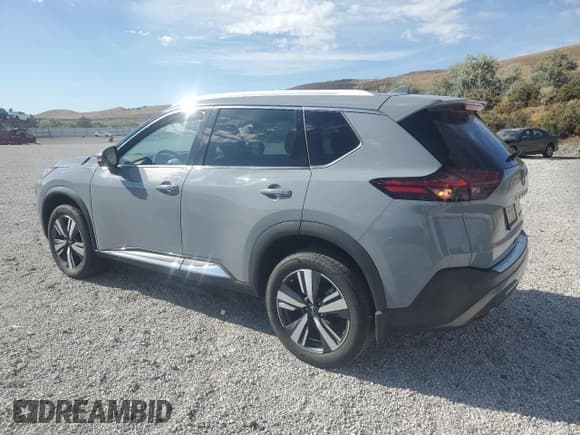 ✅ 2023 Nissan Rogue SL • VIN: 5N1BT3CBXPC832397 • Lot: 68507615. Wystawiony na Copart z przebiegiem 23 565 mil. Bezpłatny archiwum sprzedaży aukcyjnych z USA i szczegółowy raport historii pojazdu na DreamBid. Zdjęcie 2.