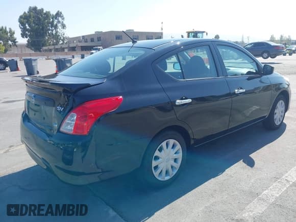 ✅ 2015 Nissan Versa SV • VIN: 3N1CN7AP4FL883649 • Лот: 43096356. Опубликован ранее на IAAI с пробегом 99 991 миль. Бесплатный доступ к архиву аукционных продаж из США и подробный отчёт об истории автомобиля на DreamBid. Изображение 4.