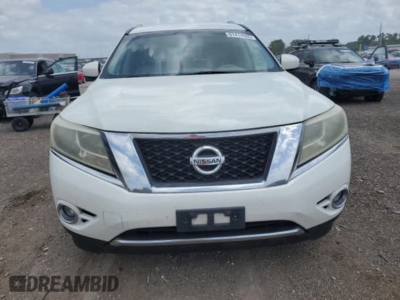✅ 2014 Nissan Pathfinder S • VIN: 5N1AR2MM1EC711145 • Lot: 61414965. Listed on Copart with 175,862 mi. Free auction sales archive from the USA and detailed vehicle history report at DreamBid. Image 5.