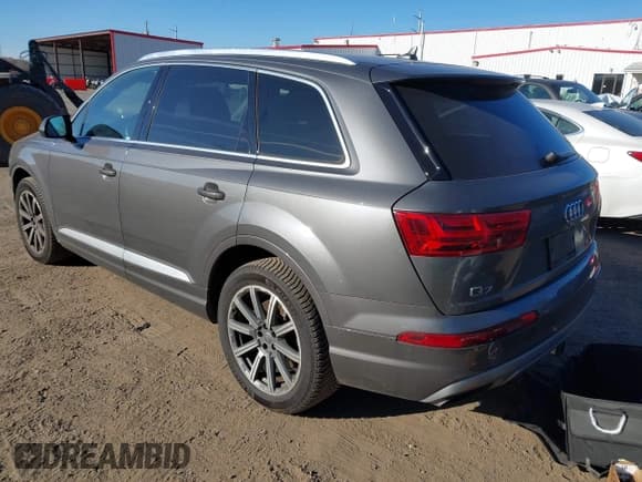 ✅ 2018 Audi Q7 Premium Plus • VIN: WA1LAAF74JD045497 • Lot: 43686225. Wystawiony na IAAI z przebiegiem 116 307 mil. Bezpłatny archiwum sprzedaży aukcyjnych z USA i szczegółowy raport historii pojazdu na DreamBid. Zdjęcie 3.