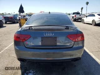 ✅ 2014 Audi RS 5 • VIN: WUAC6AFR6EA900686 • Lot: 49461944. Wystawiony na Copart z przebiegiem 73 245 mil. Bezpłatny archiwum sprzedaży aukcyjnych z USA i szczegółowy raport historii pojazdu na DreamBid. Zdjęcie 6.