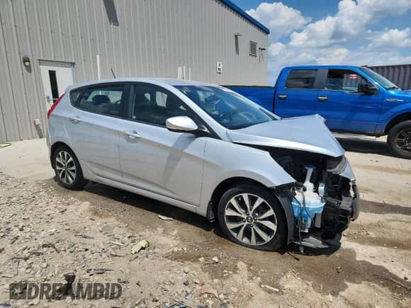 ✅ 2015 Hyundai Accent Sport • VIN: KMHCU5AE6FU205697 • Lot: 63021735. Wystawiony na Copart z przebiegiem 61 702 mil. Bezpłatny archiwum sprzedaży aukcyjnych z USA i szczegółowy raport historii pojazdu na DreamBid. Zdjęcie 4.