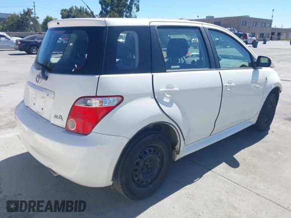 ✅ 2006 Scion xA • VIN: JTKKT624865002389 • Lot: 43021080. Wystawiony na IAAI z przebiegiem 142 188 mil. Bezpłatny archiwum sprzedaży aukcyjnych z USA i szczegółowy raport historii pojazdu na DreamBid. Zdjęcie 4.