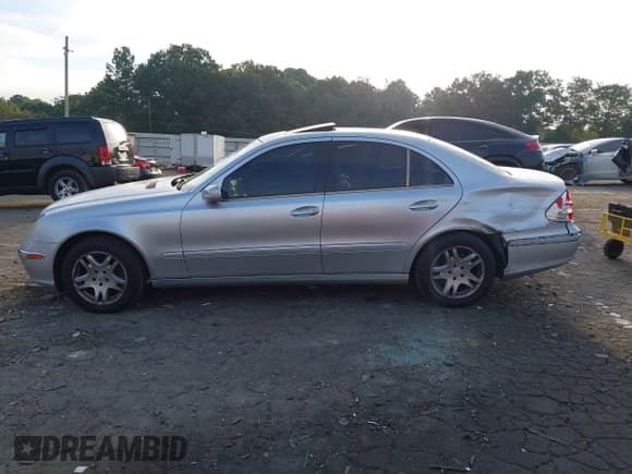 ✅ 2003 Mercedes-Benz E 320 • VIN: WDBUF65J63A118930 • Лот: 43279477. Опубликован ранее на IAAI с пробегом 205 787 миль. Бесплатный доступ к архиву аукционных продаж из США и подробный отчёт об истории автомобиля на DreamBid. Изображение 15.