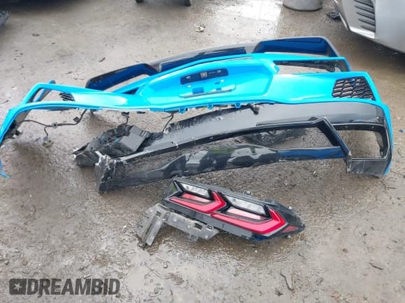 ✅ 2022 Chevrolet Corvette 3LT • VIN: 1G1YC2D44N5117389 • Lot: 41511815. Listed on IAAI with 11,915 mi. Free auction sales archive from the USA and detailed vehicle history report at DreamBid. Image 12.