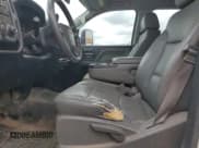 ✅ 2016 Chevrolet Silverado 2500HD Work Truck • VIN: 1GC1CUE88GF102302 • Lot: 70389884. Wystawiony na Copart z przebiegiem 316 549 mil. Bezpłatny archiwum sprzedaży aukcyjnych z USA i szczegółowy raport historii pojazdu na DreamBid. Zdjęcie 7.