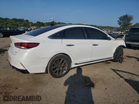 ✅ 2019 Hyundai Sonata Limited • VIN: 5NPE34ABXKH821441 • Лот: 81742185. Опубликован ранее на Copart с пробегом 76 134 миль. Бесплатный доступ к архиву аукционных продаж из США и подробный отчёт об истории автомобиля на DreamBid. Изображение 3.