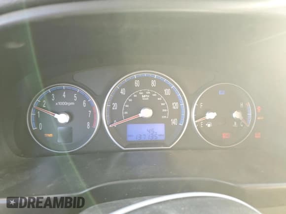 ✅ 2008 Hyundai Santa Fe GLS • VIN: 5NMSG73D88H163583 • Lot: 81711044. Listed on Copart with 137,135 mi. Free auction sales archive from the USA and detailed vehicle history report at DreamBid. Image 9.