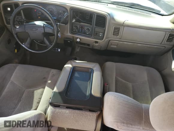 ✅ 2004 Chevrolet Silverado 1500 Z71 • VIN: 2GCEK19T841389435 • Лот: 76865304. Опубликован ранее на Copart с пробегом 190 687 миль. Бесплатный доступ к архиву аукционных продаж из США и подробный отчёт об истории автомобиля на DreamBid. Изображение 8.