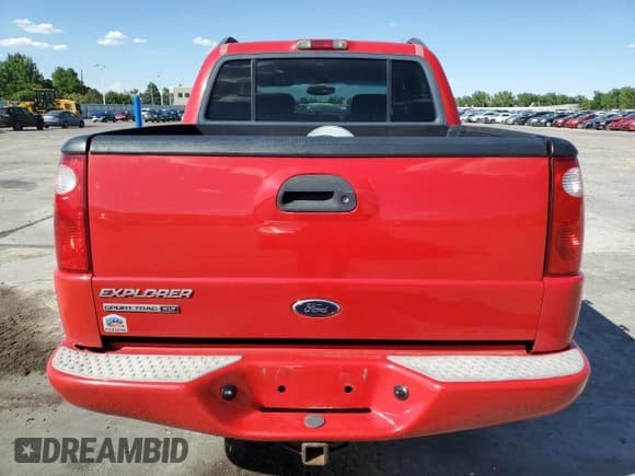 ✅ 2005 Ford Explorer Sport Trac XLS • VIN: 1FMZU77K25UA16420 • Lot: 63054035. Wystawiony na Copart z przebiegiem 136 229 mil. Bezpłatny archiwum sprzedaży aukcyjnych z USA i szczegółowy raport historii pojazdu na DreamBid. Zdjęcie 6.