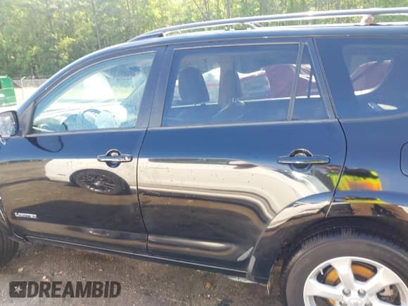✅ 2010 Toyota RAV4 Limited • VIN: JTMYK4DV3AD004676 • Lot: 42242542. Listed on IAAI with 226,233 mi. Free auction sales archive from the USA and detailed vehicle history report at DreamBid. Image 14.