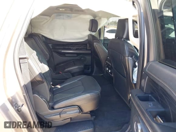 ✅ 2018 Ford Expedition Max Platinum • VIN: 1FMJK1LT0JEA02647 • Lot: 43399157. Listed on IAAI with 125,944 mi. Free auction sales archive from the USA and detailed vehicle history report at DreamBid. Image 8.